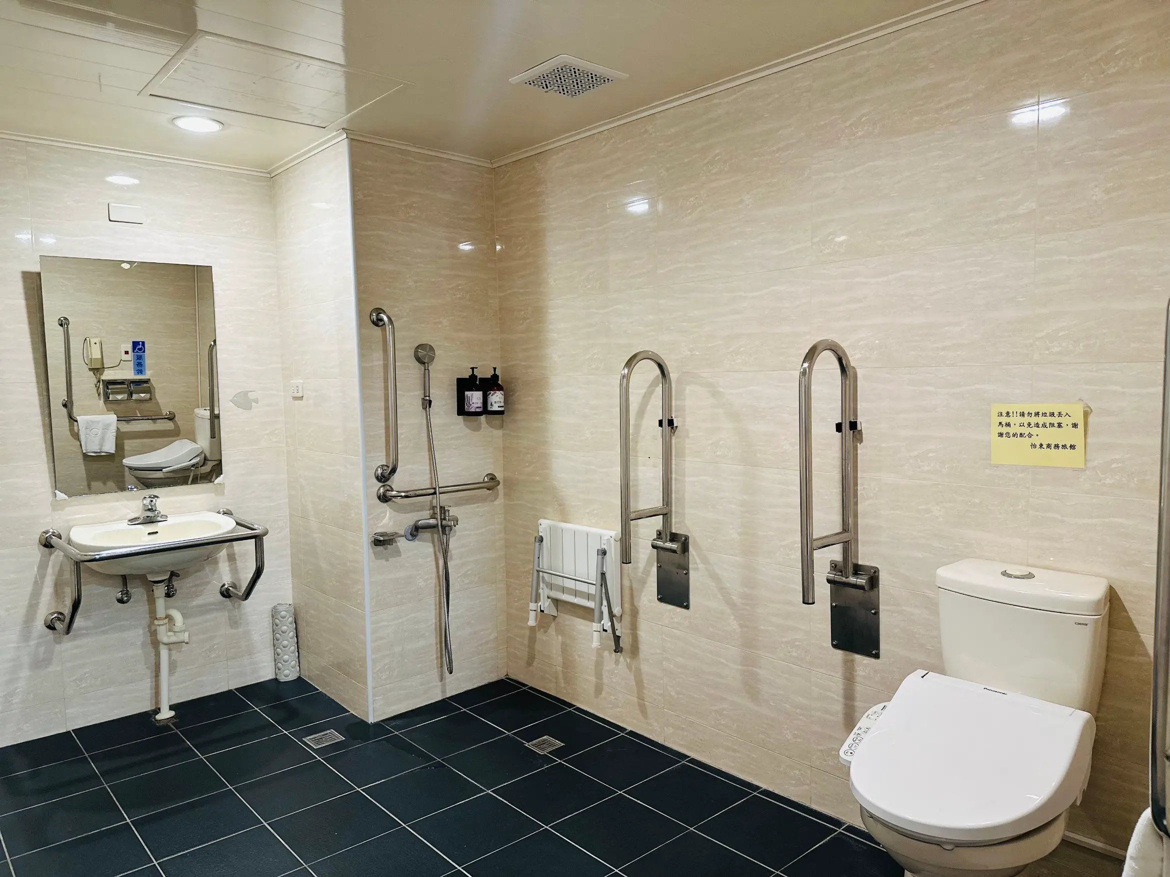 ＳＴ豪華六人房【三大床】