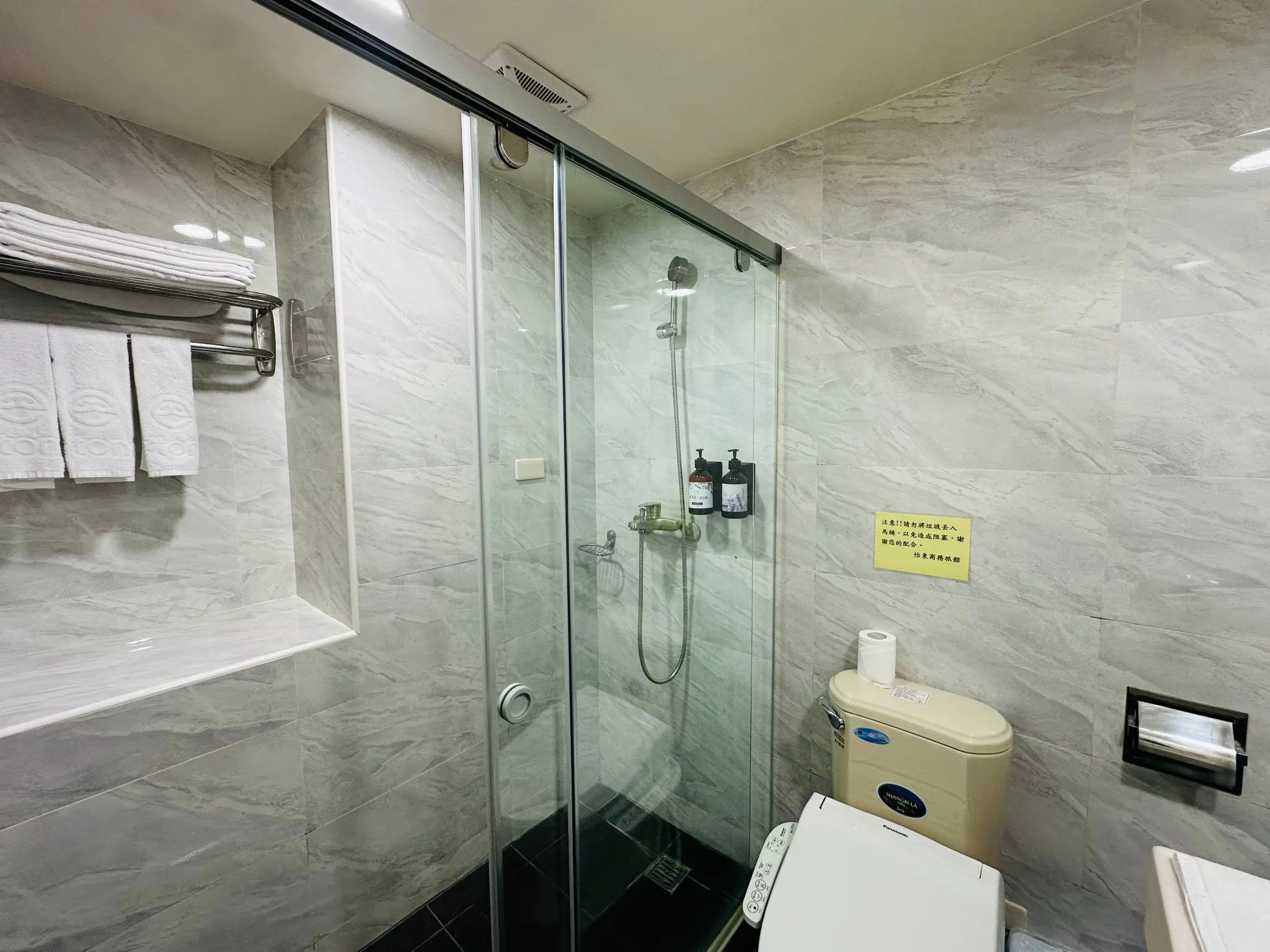 ＳＴ豪華六人房【三大床】